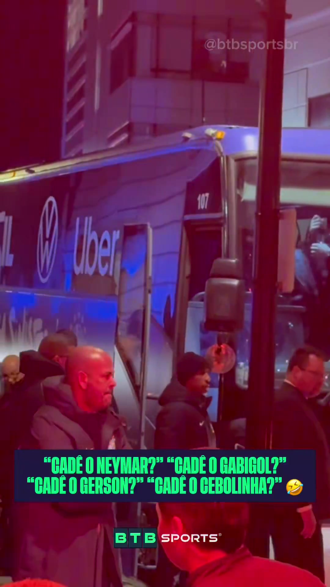 世界杯带不带？巴西队抵达波士顿，迎接的球迷高喊"内马尔在哪？"